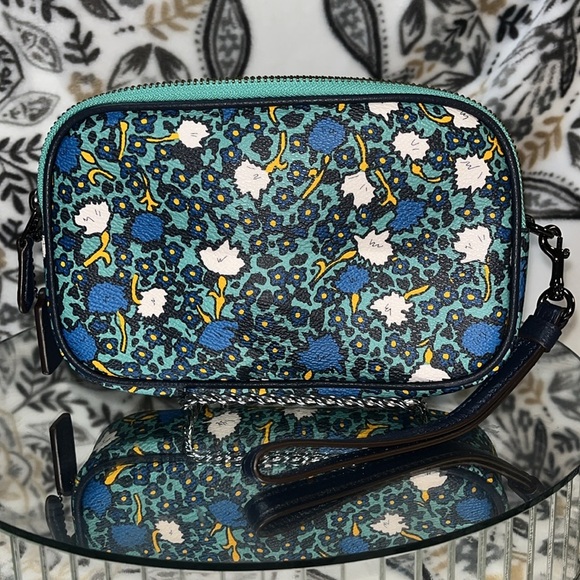 Coach NY, Yankee Floral Print Canvas Crossbody Clutch Bag Purse Teal - Picture 15 of 16